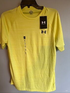 Under Armour Men’s Yellow HeatGear Short Sleeve Shirt $30
